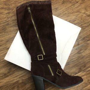 NWT brown knee high boots wide calf velvet finish brass hardware W11